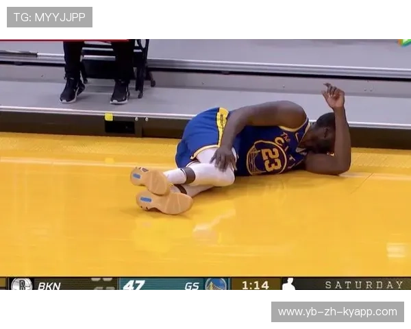 勇士终场哨响前完成漂亮配合得手