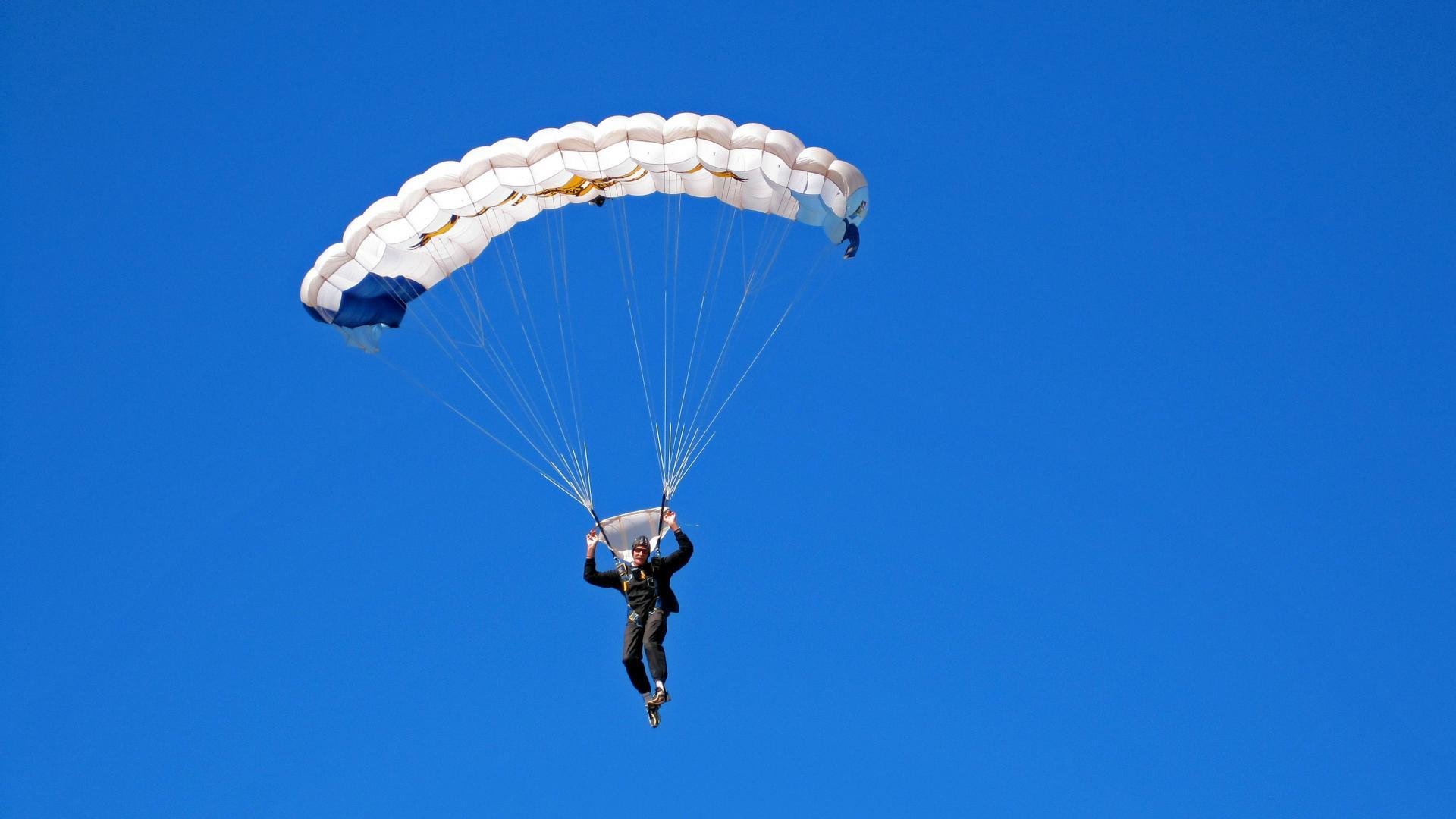 凯莉·麦基翁决赛发挥稳定无失误，凯丽麦吉翁
